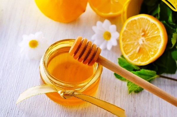 мед в боченке и лимон